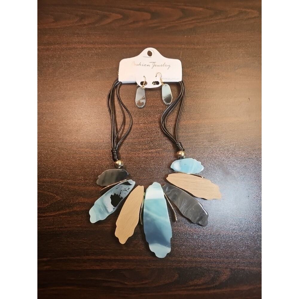 Necklace & Earring Set Blue Gray Gold Tones Fashion Jewelry Modern Boho Chic